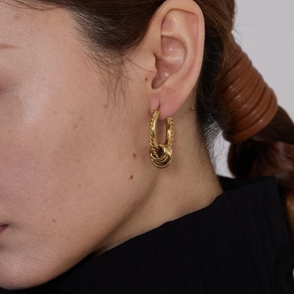 New 18k Gold Plated Braided Hoops Earrings - Picture 8 of 11